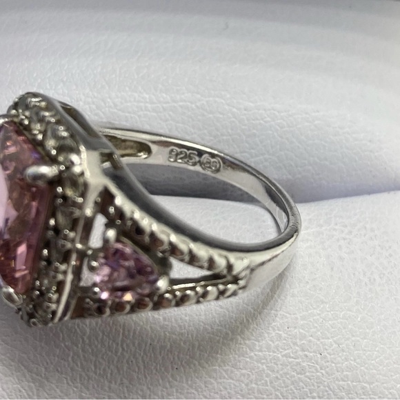 Sterling Silver Pink & Clear Cubic Zirconia Gemstone Ring. Size 5.5 - Picture 5 of 5